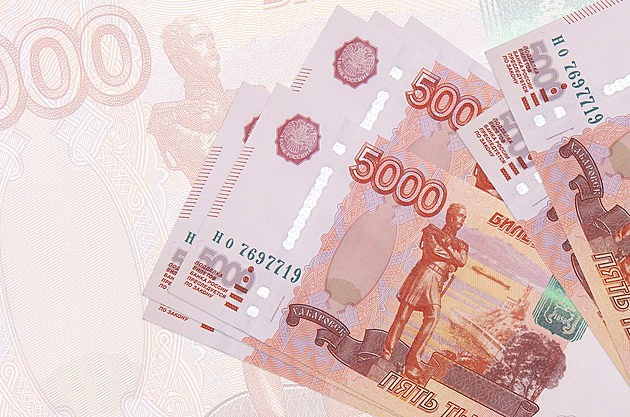 Rusko hledá peníze na válku. Progresivně zdaní bohaté, připlatí si i firmy