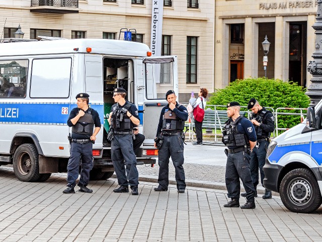 Němečtí islamisté oslavují páteční teroristický útok nožem na TikToku. Policie povolala IT specialisty