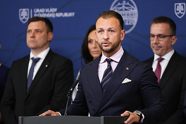 Slovenský ministr vnitra Šutaj Eštok je po Pellegrinim novým předsedou Hlasu