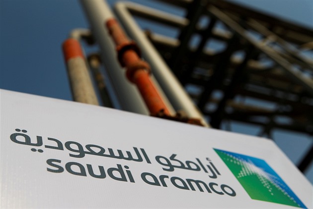 Akcie ropné firmy Saudi Aramco jdou na dračku. Lákadlem jsou dividendy