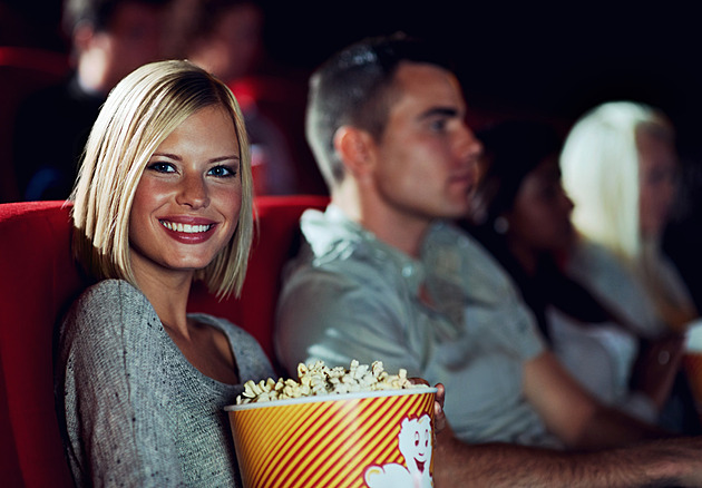 Kino a popcorn jsou nerozlučná dvojka. Nebylo to tak vždy, ukazuje historie