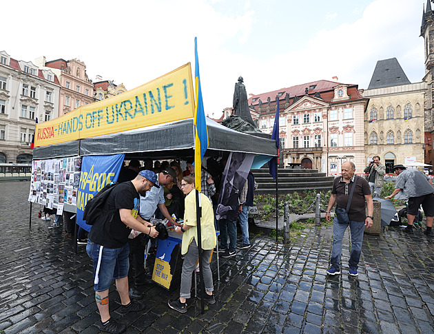 Policisté dopadli čtveřici cizinců, kteří napadli ukrajinské dobrovolníky v Praze