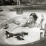 Sexy symbol 60. let Brigitte Bardotová a její nahocení ve vaně. Takto lascivně se cachtala ve 20 snímcích