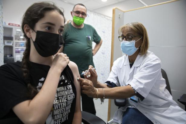 

Pandemie ve světě: Kalifornie rozvolňuje opatření, Izraelci odkládají roušky

