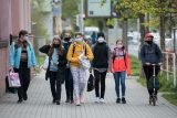 ONLINE: Česko má za pondělí 188 případů koronaviru. Školáci odkládají roušky ve zbývajících krajích