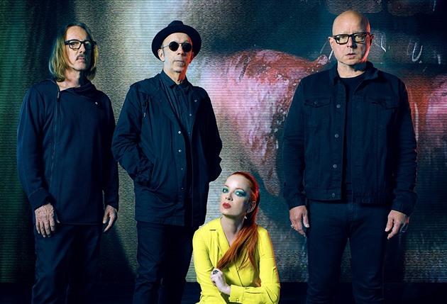 RECENZE: Kapela Garbage na novém albu vzdává hold superhrdinkám