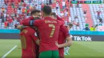 

Gól v utkání Portugalsko - Německo: Ronaldo - 1:0 (15. min)

