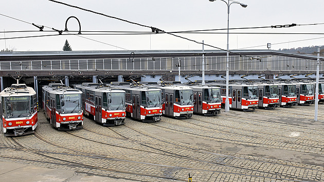 Praha se loučí s tramvají T6A5, poslední jízdy vedou po trase linky 4