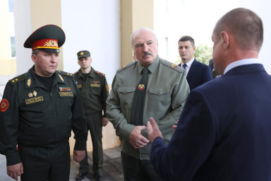 Dosud nejtvrdší trest. Unie uvalila sankce na osm desítek Lukašenkových lidí, trest stihne i strategické podniky