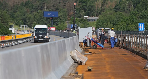 D1 u Hvězdonic se úplně uzavře, kompletní opravy dálnice skončí na podzim