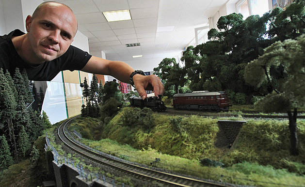 Model železnice v Opavě má kilometr kolejí, patří mezi největší v Česku