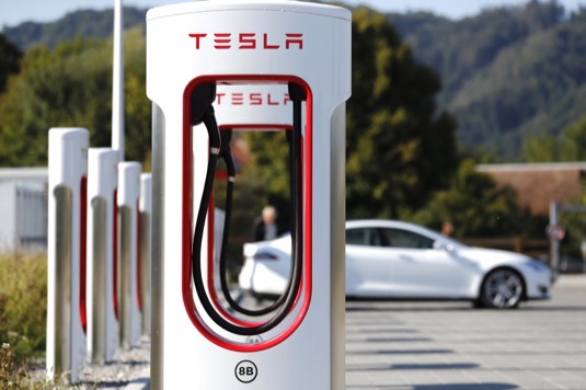POTVRZENO: Tesla otevře nabíjecí síť Superchargerů ostatním výrobcům