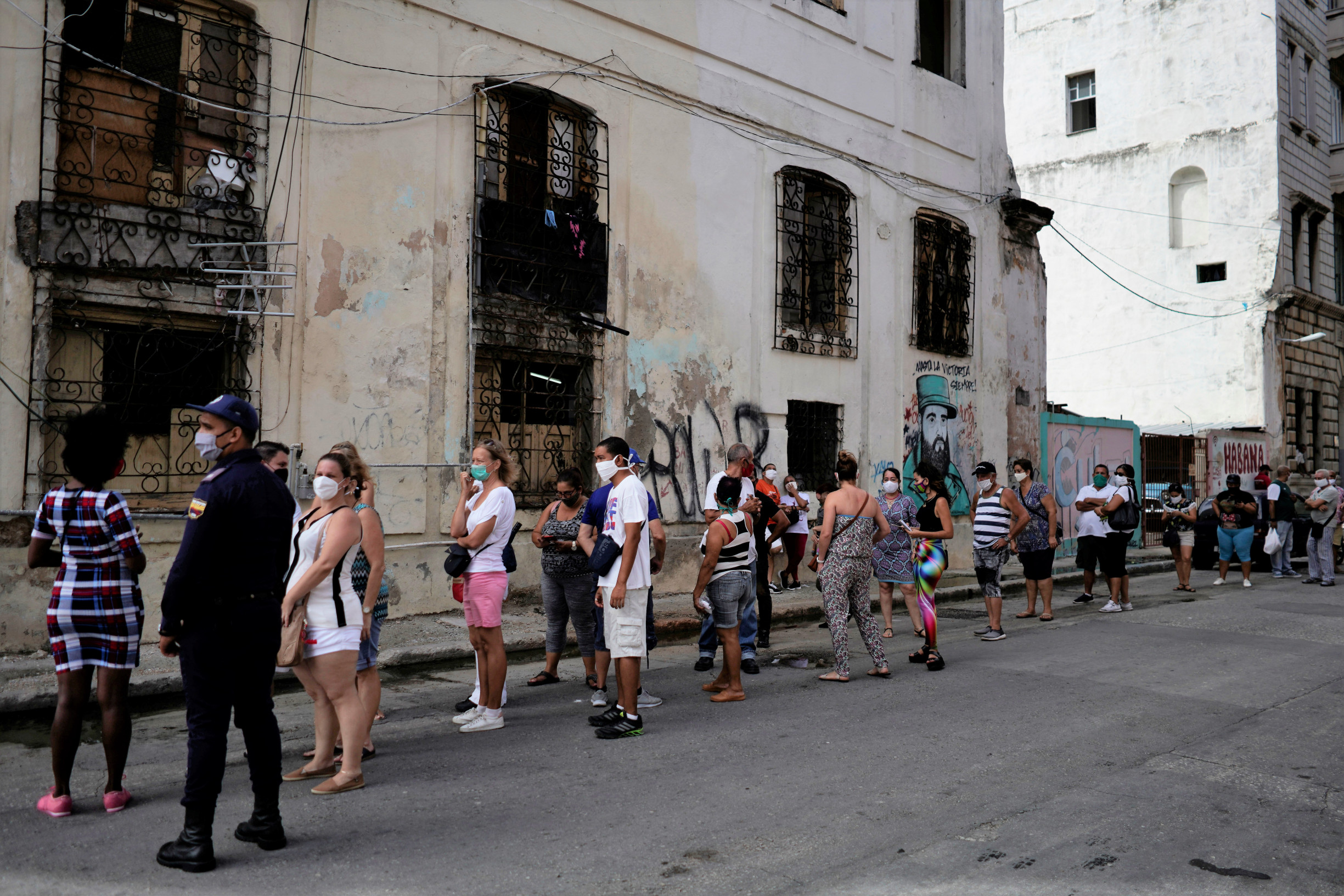 Znalec Kuby po masových nepokojích: Castrovská politika pokračuje i bez bratří Castrů