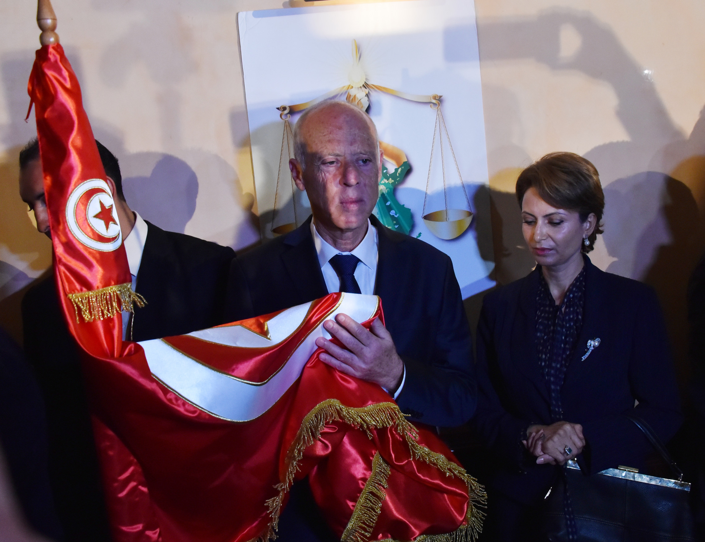 Robocoup? Tuniský prezident po odstavení premiéra a parlamentu mluví o respektu k ústavě, experti o převratu