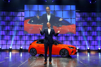 Frustrovaný šéf Opelu končí. Bude řídit novou automobilku nejbohatšího Vietnamce, postavenou na umělém ostrově